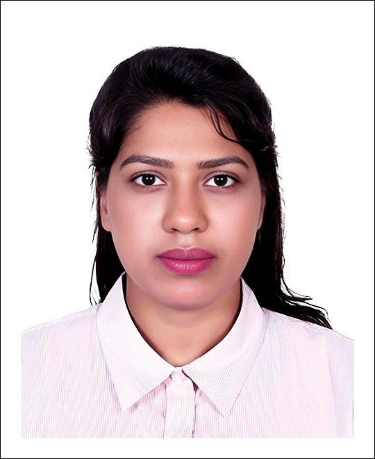 Portrait photograph of visual artist Imrooz Shimu